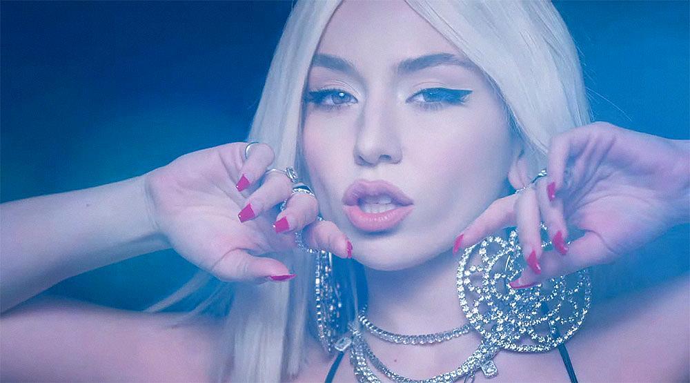 скачать клип Eminem and Ava Max - Cross My Heart