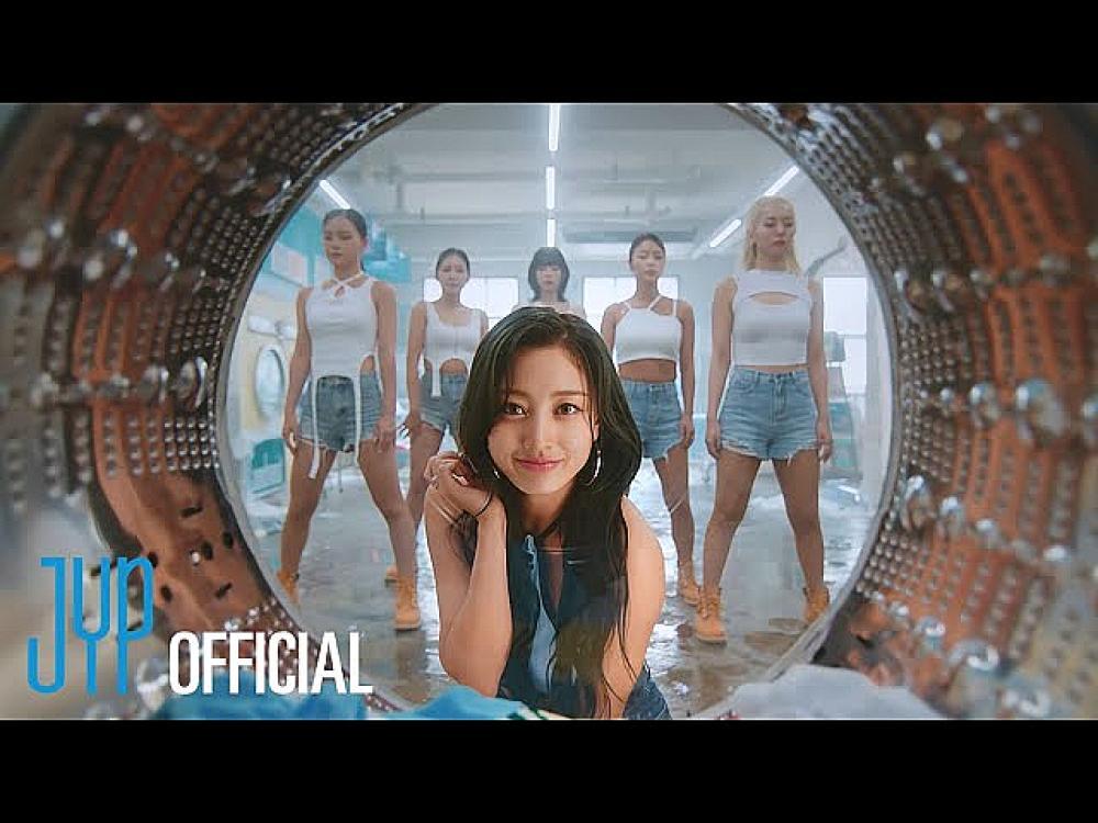 скачать клип JIHYO - Killin Me Good