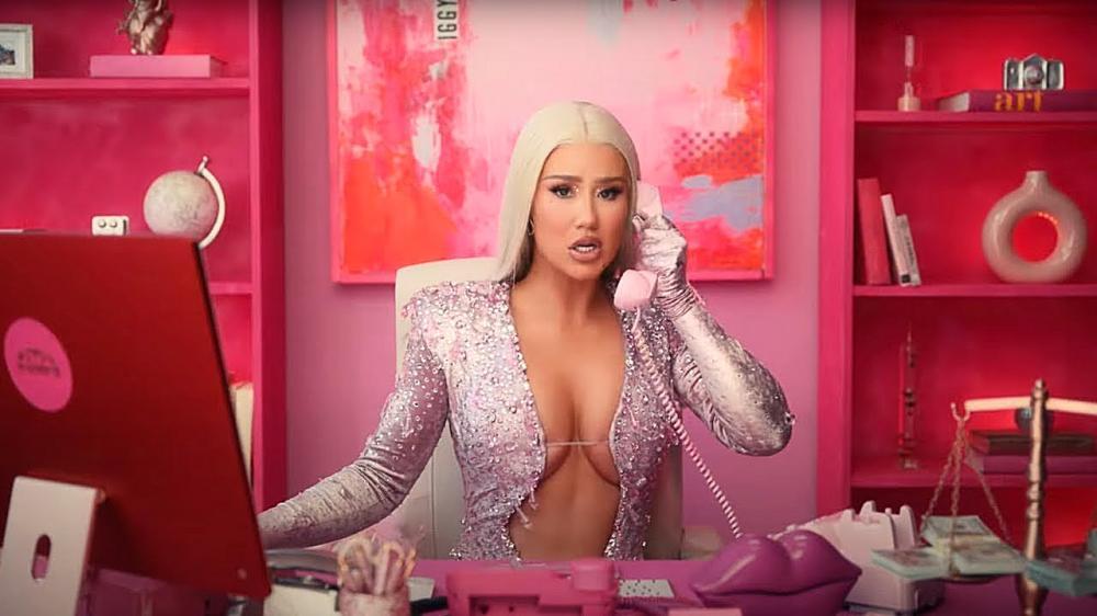 скачать клип Iggy Azalea - Money Come