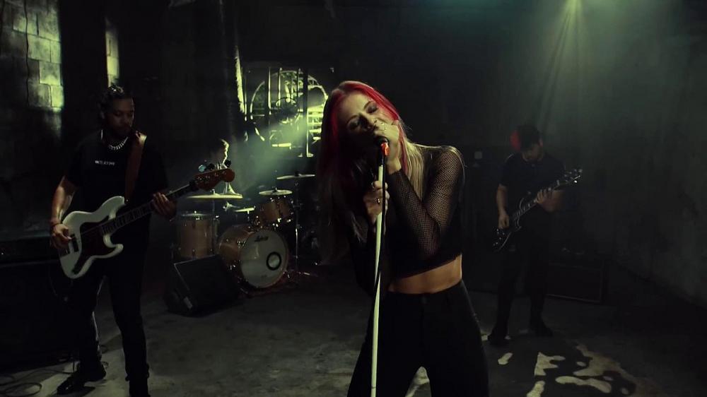 скачать клип Taylor Acorn ft. Cassadee Pope - Coma