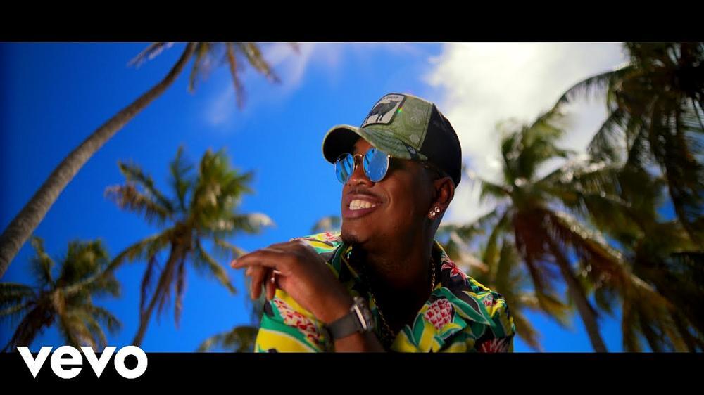скачать клип Ne-Yo - Link Up
