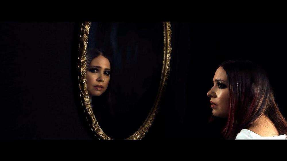 скачать клип Elsiane - Loneliness