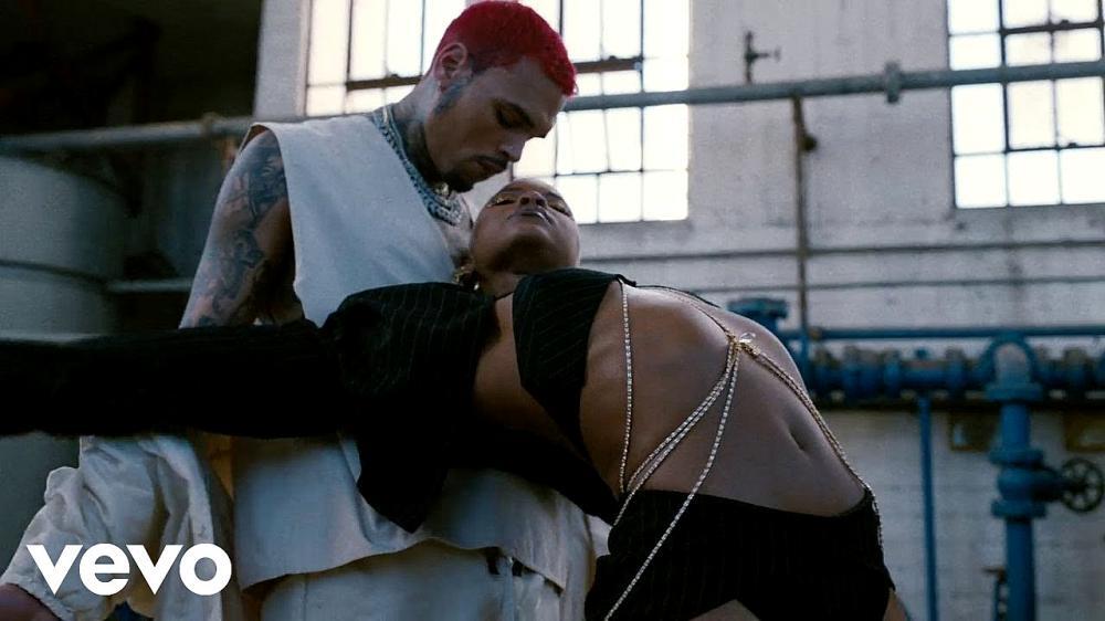 скачать клип Chris Brown - Nightmares