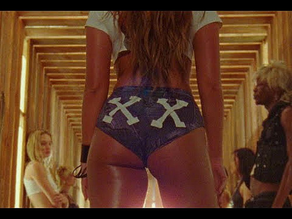 скачать клип Tate McRae - exes
