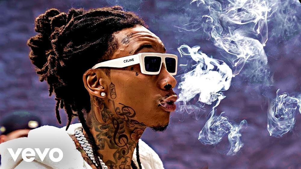 скачать клип Wiz Khalifa - Up The Ladder
