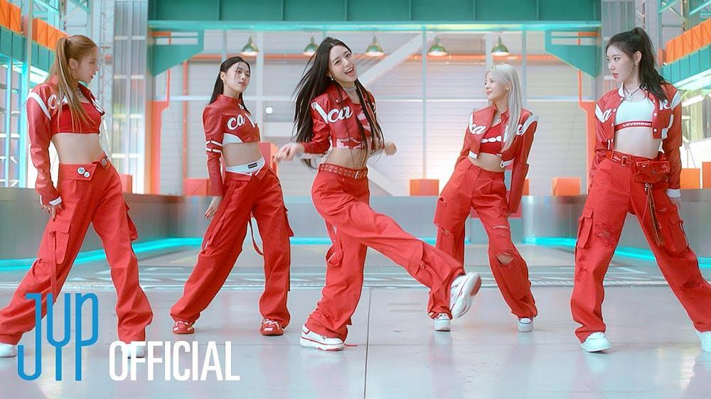скачать клип ITZY - Mine