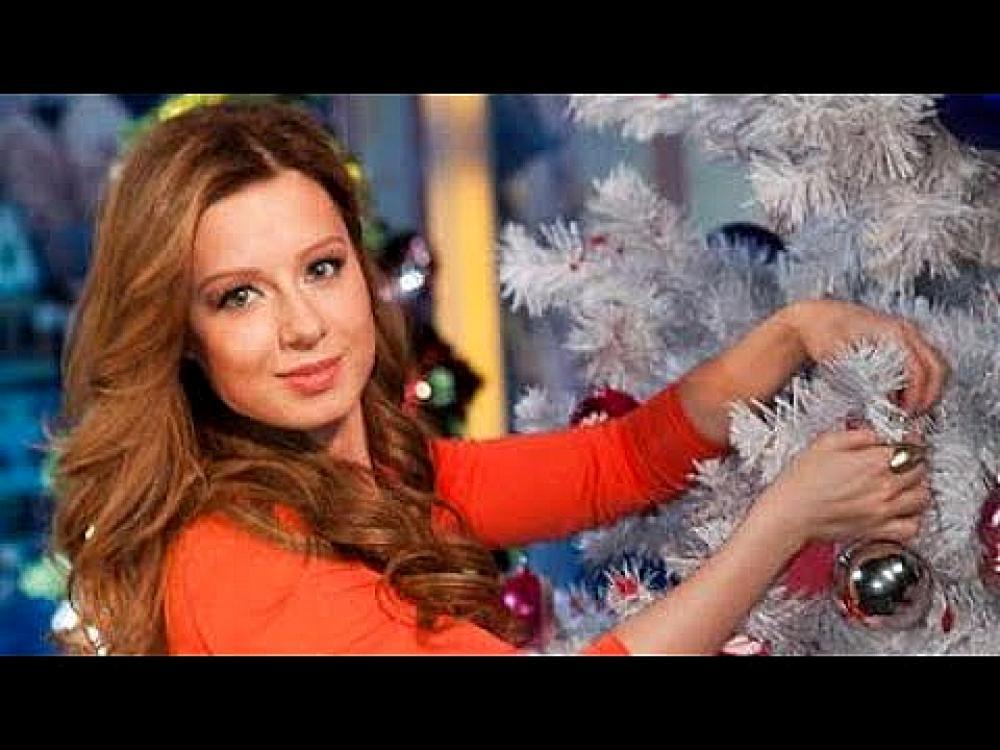 скачать клип Юлия Савичева - Новогодняя