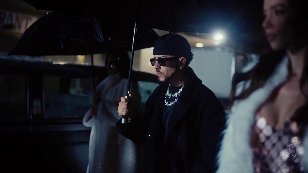 скачать клип Yandel - Karma