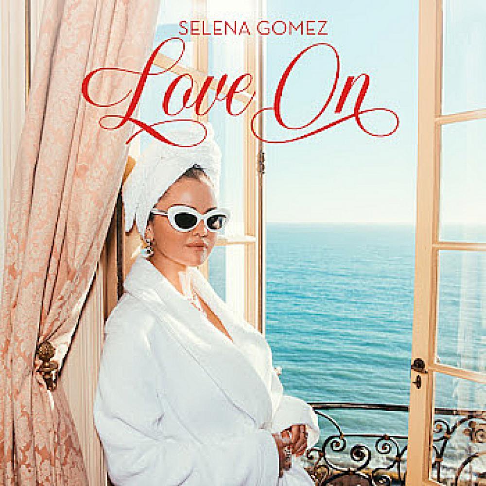 скачать клип Selena Gomez - Love On