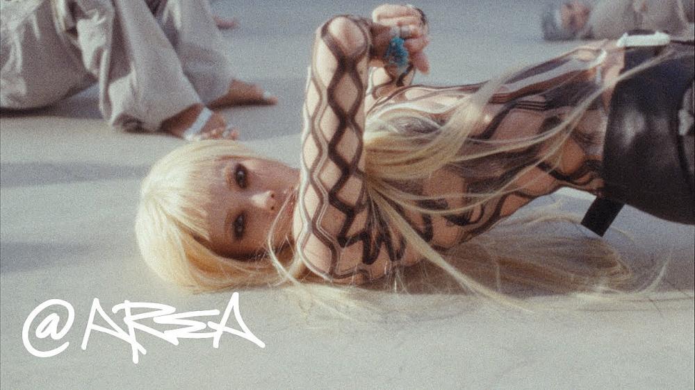 скачать клип HyunA - Attitude