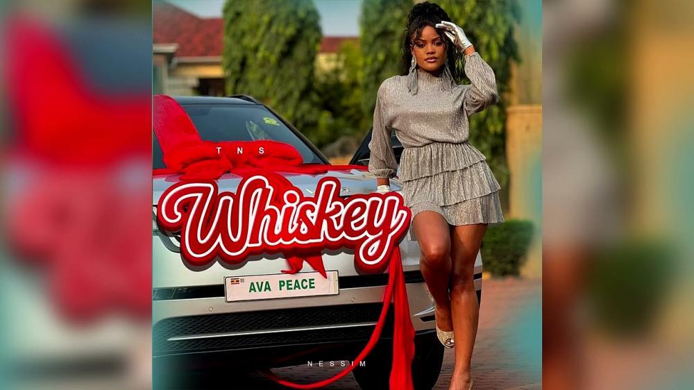 скачать клип Ava Peace - Whiskey