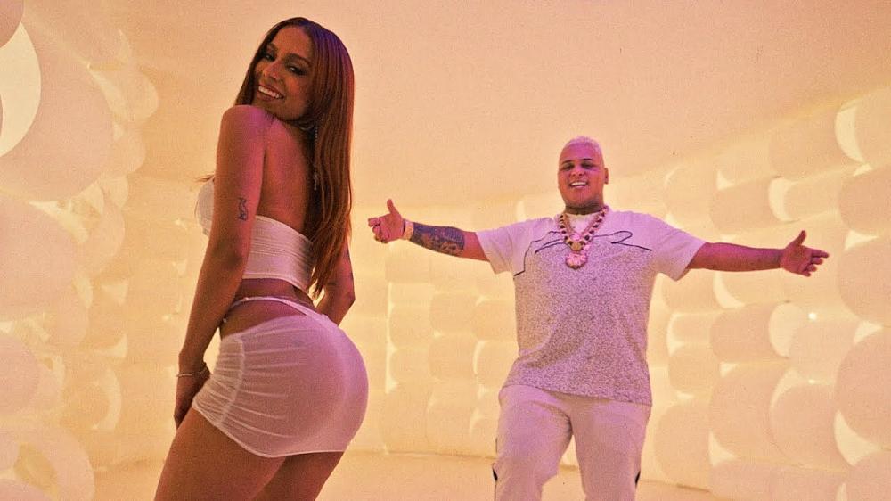 скачать клип Anitta - VAI VENDO