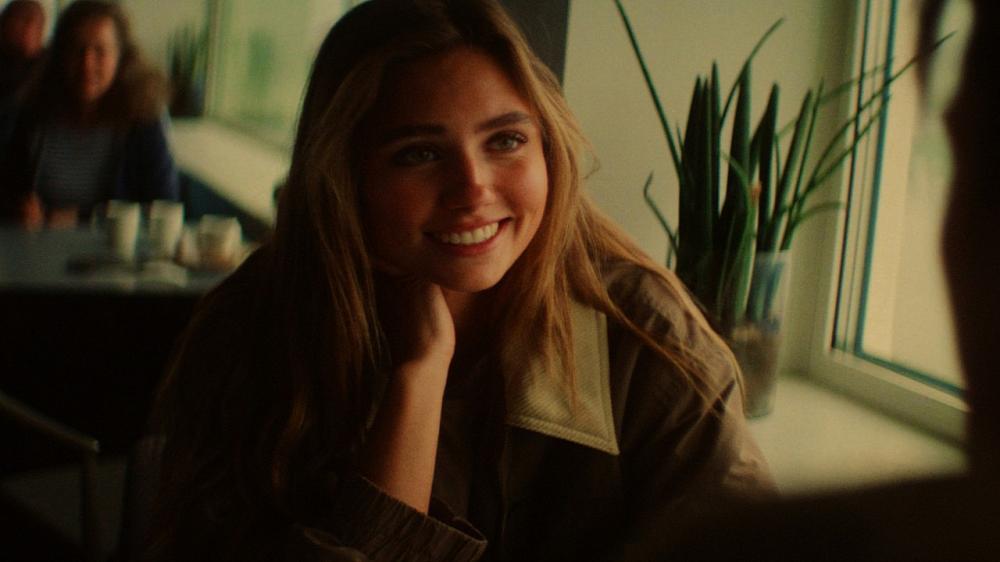 скачать клип Martin Garrix and DubVision ft. Shaun Farrugia - Wherever You Are