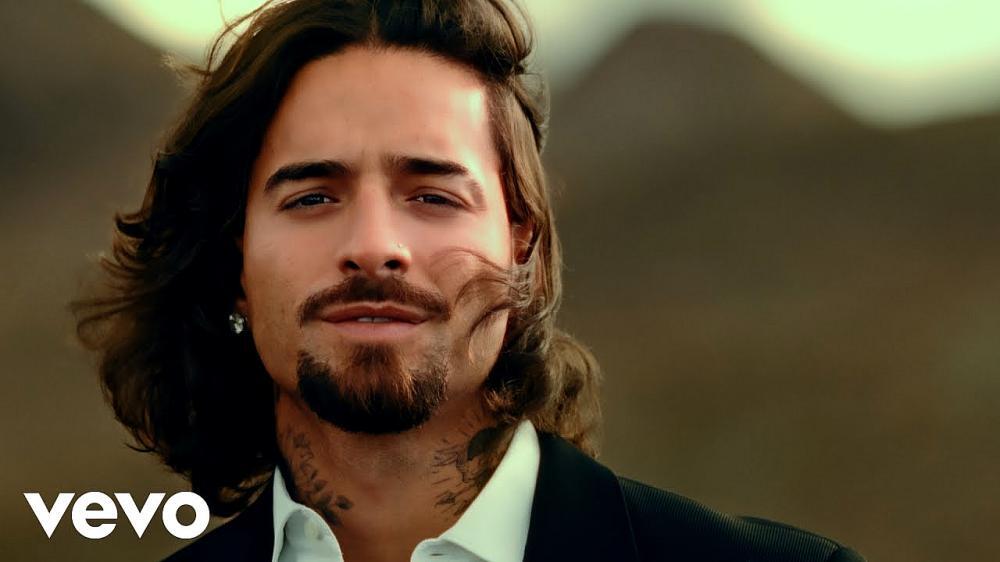 скачать клип Maluma - Contrato