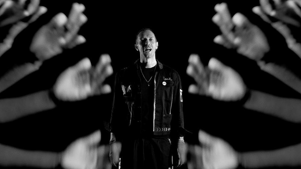 скачать клип Coldplay - feelslikeimfallinginlove