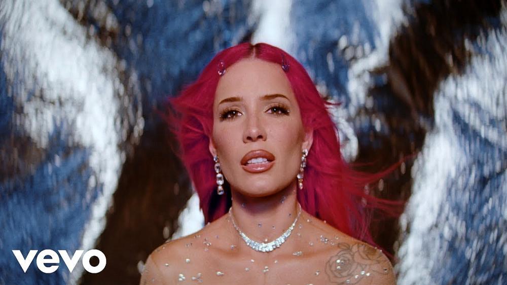 скачать клип Halsey - Lucky
