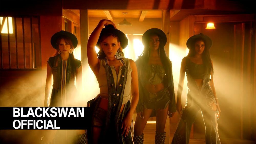 скачать клип BLACKSWAN - Roll Up