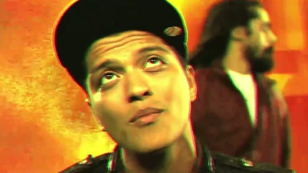 скачать клип Bruno Mars - Liquor Store Blues