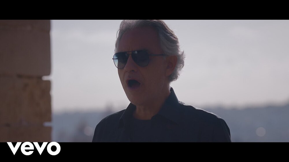 скачать клип Andrea Bocelli - You Will Never Walk Alone