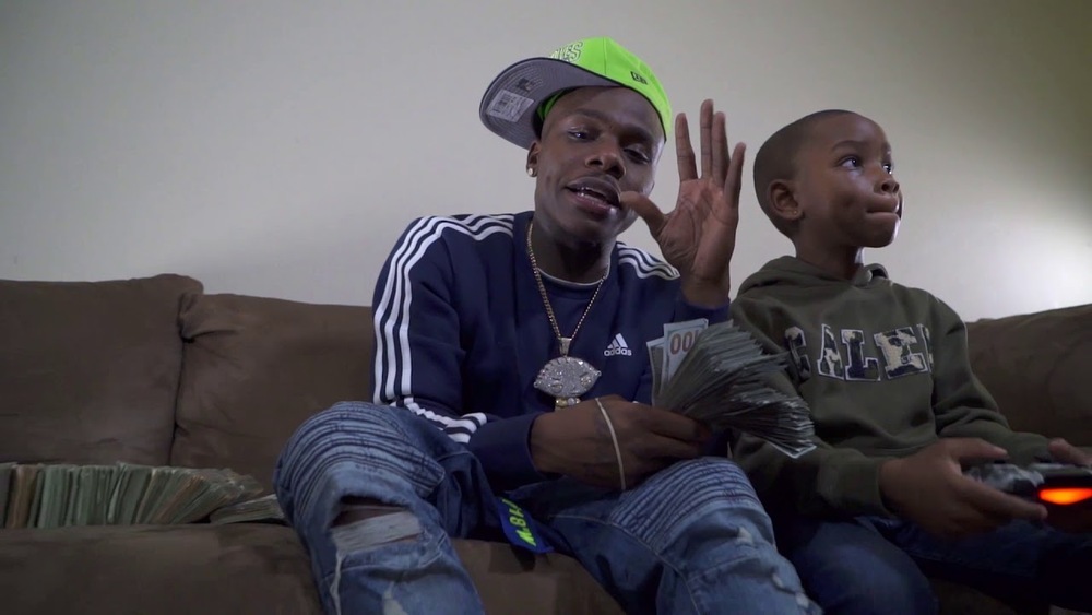 скачать клип DaBaby - Beeper