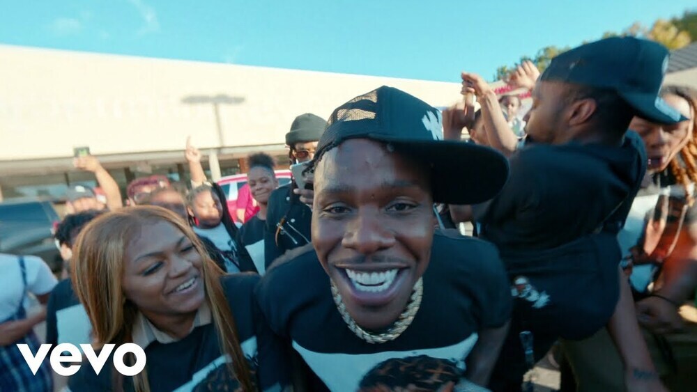 скачать клип DaBaby - Roof
