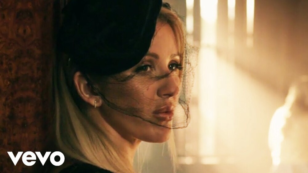 скачать клип Ellie Goulding - First Time