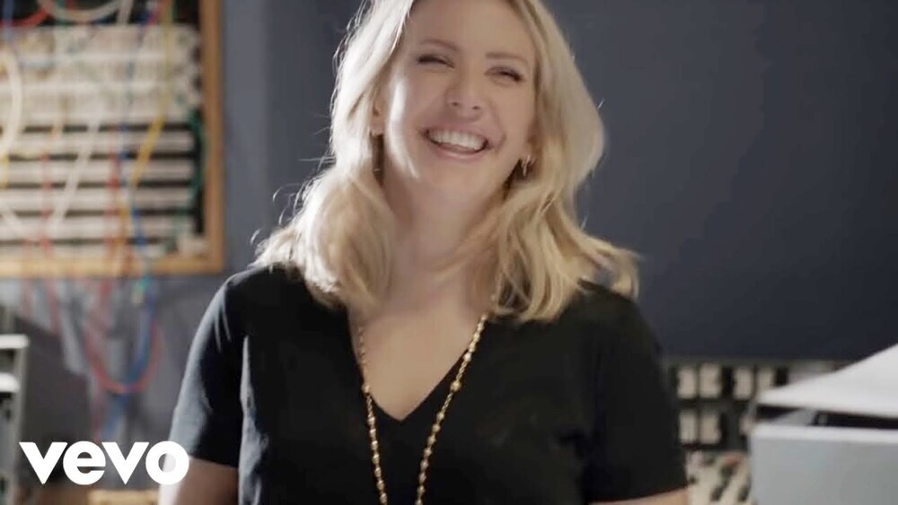 скачать клип Ellie Goulding - Love Me like You Do