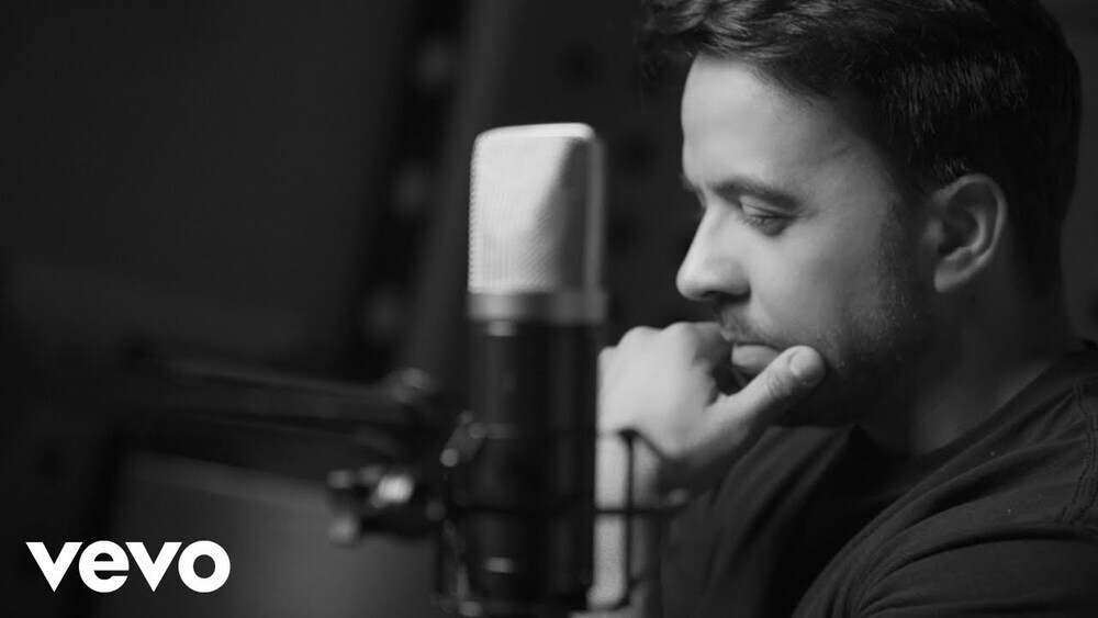 скачать клип Luis Fonsi - Girasoles