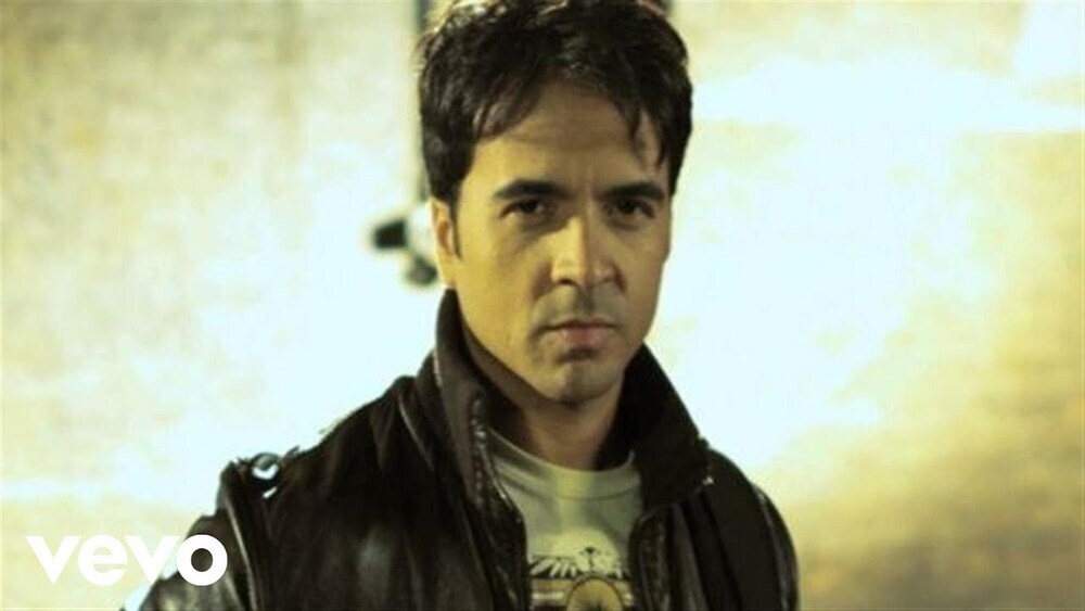 скачать клип Luis Fonsi - Gritar