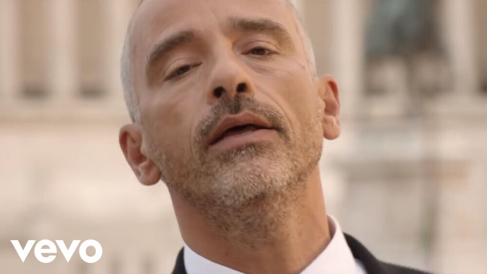 скачать клип Eros Ramazzotti - Sei un pensiero speciale