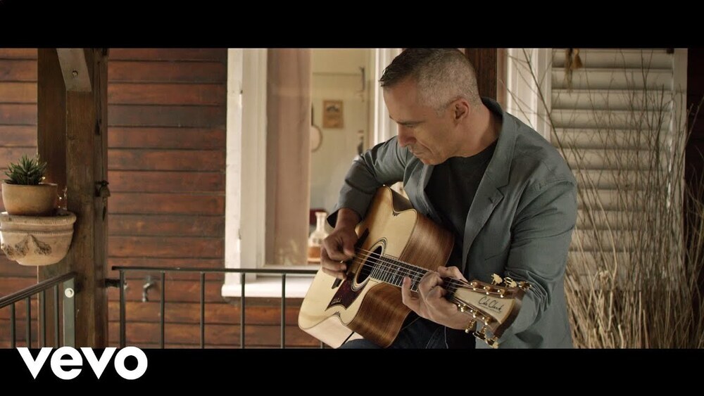 скачать клип Eros Ramazzotti - Alla fine del mondo