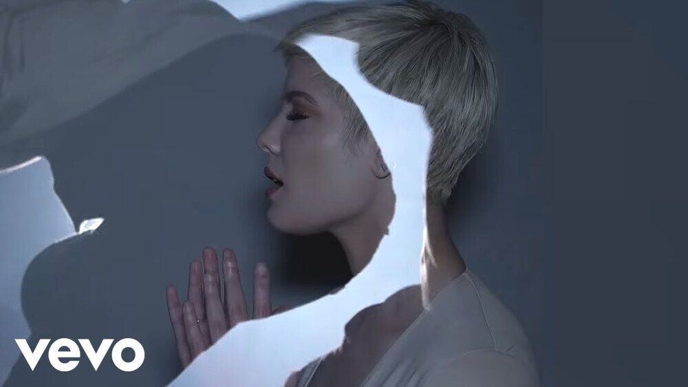 скачать клип Justin Bieber - The Feeling