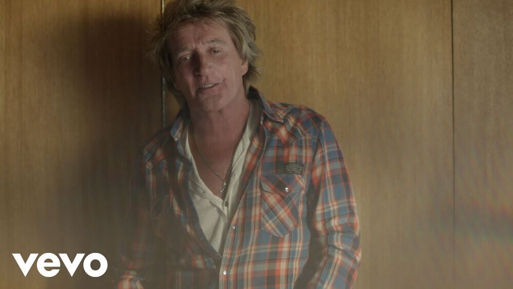скачать клип Rod Stewart - She Makes Me Happy