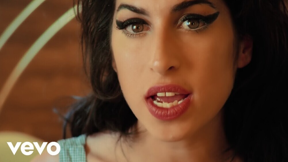 скачать клип Amy Winehouse - Tears Dry on Their Own