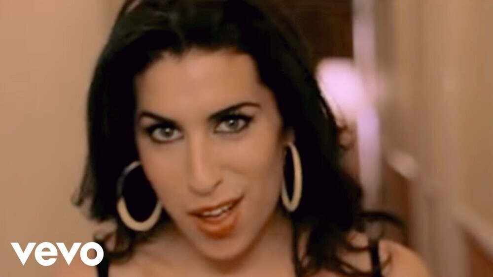 скачать клип Amy Winehouse - In My Bed