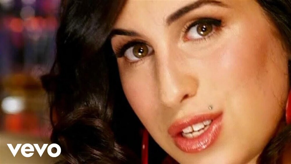 скачать клип Amy Winehouse - Stronger Than Me