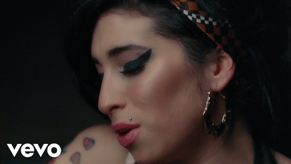 скачать клип Amy Winehouse - You Know I’m No Good