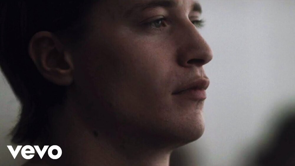 скачать клип Kygo - Here For You