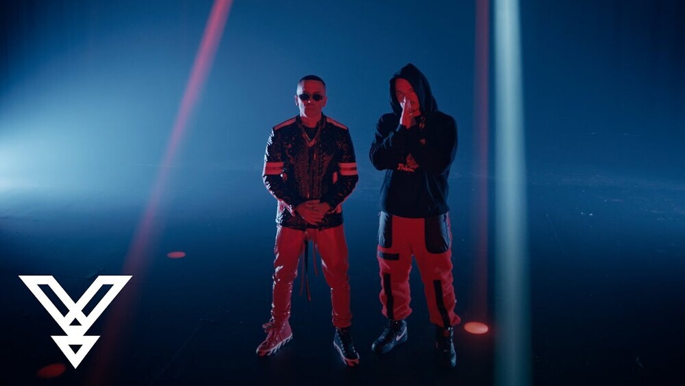 скачать клип J Balvin - No te vayas