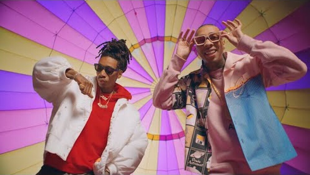 скачать клип Wiz Khalifa - Contact