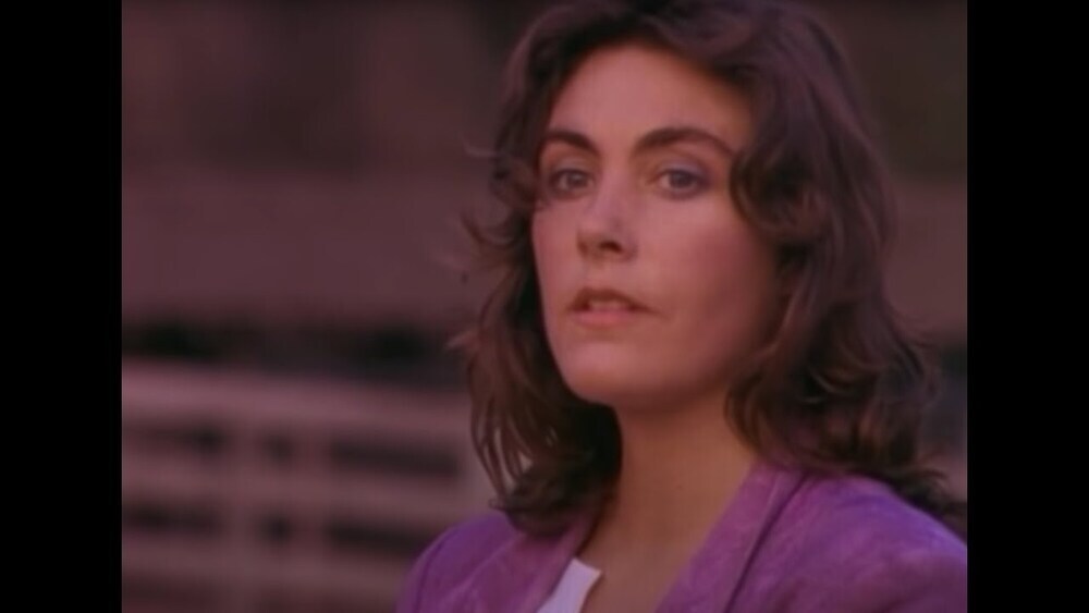 скачать клип Laura Branigan - The Lucky One