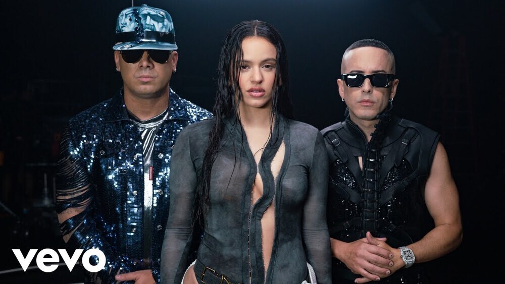 скачать клип Wisin, Yandel, ROSALIA - Besos Moja2