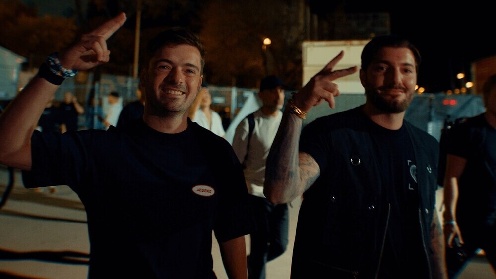 скачать клип Martin Garrix, Alesso, Shaun Farrugia - Inside Our Hearts