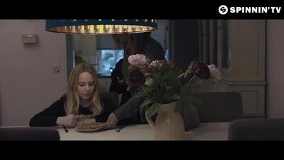 Скачать клип