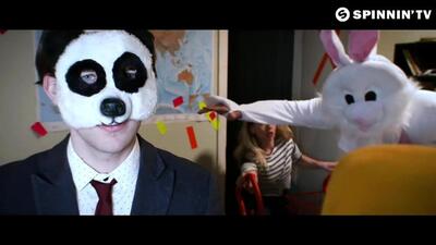Скачать клип
