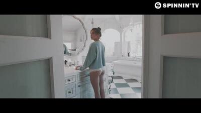Скачать клип