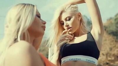 Скачать клип