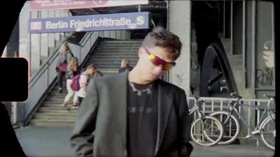 Скачать клип