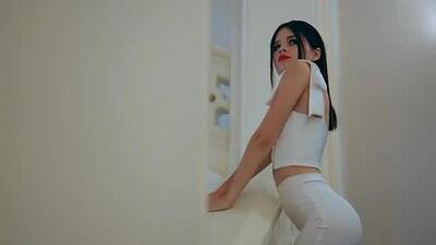Скачать клип