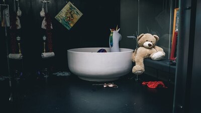 Скачать клип